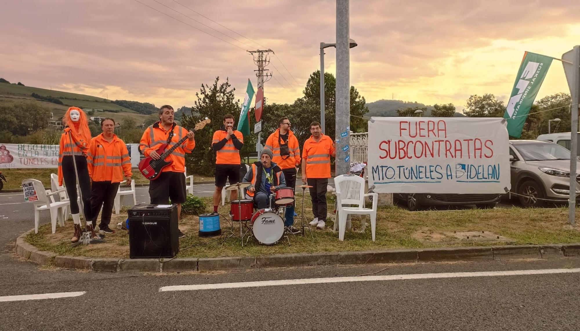 El personal de mantenimiento de túneles de Gipuzkoa en huelga.